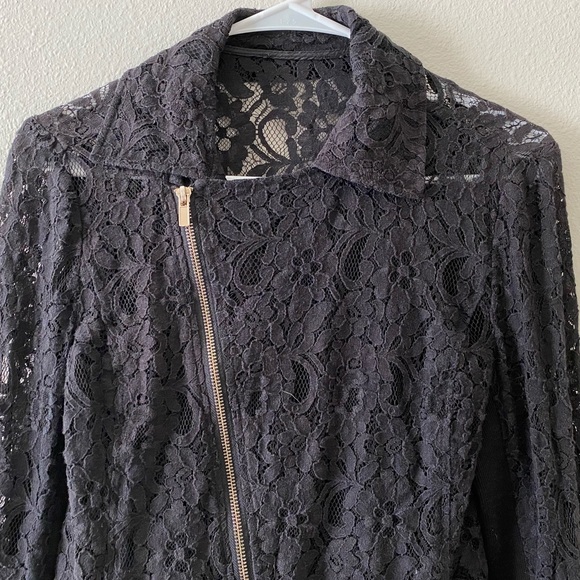 Black lace jacket - Picture 2 of 6